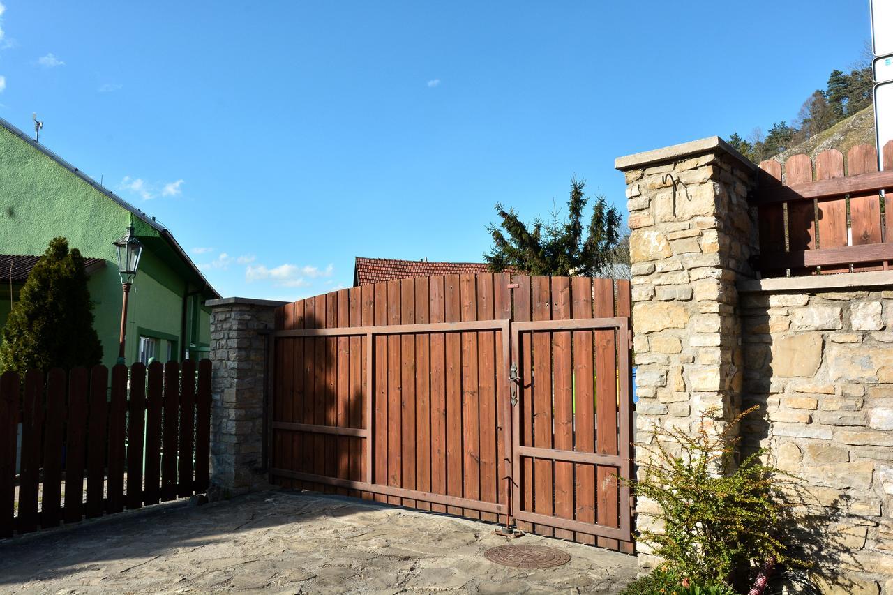 Penzion V Podhradi Štramberk Exteriör bild